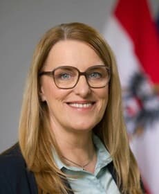Königsberger-Ludwig, Ulrike