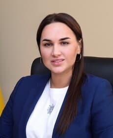 Zhuk, Olena